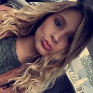 Meet your Posher, Lexi